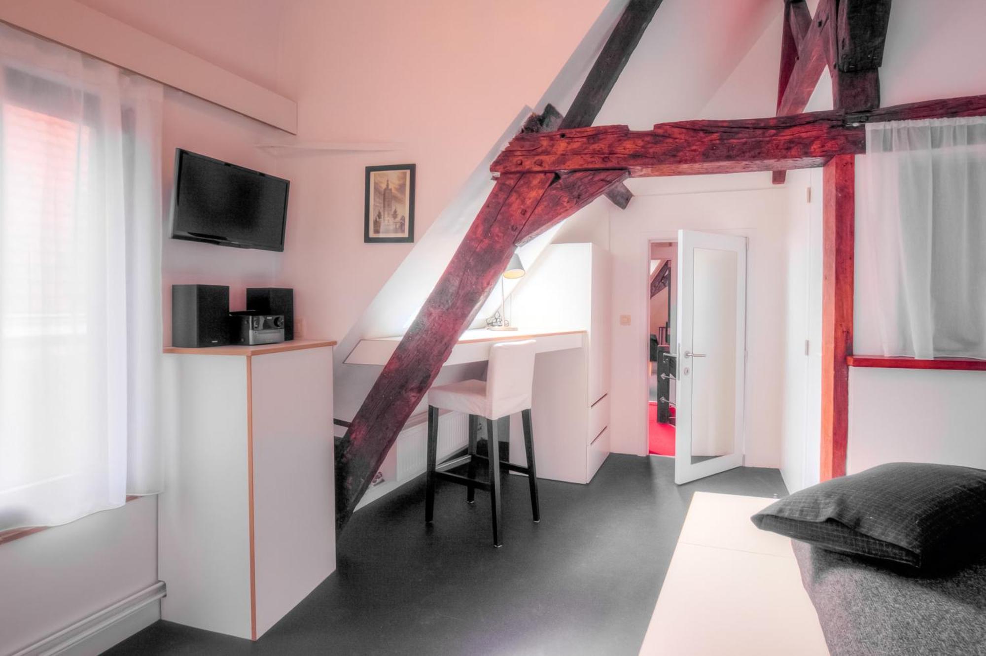 Mons Dragon House Hotell Exteriör bild