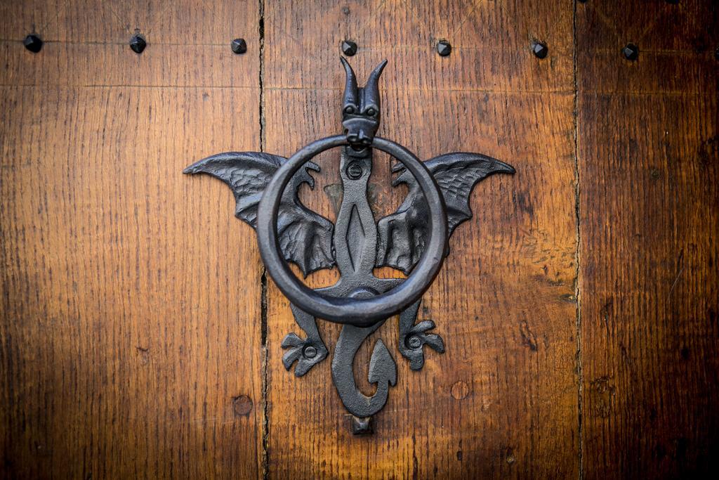 Mons Dragon House Hotell Exteriör bild